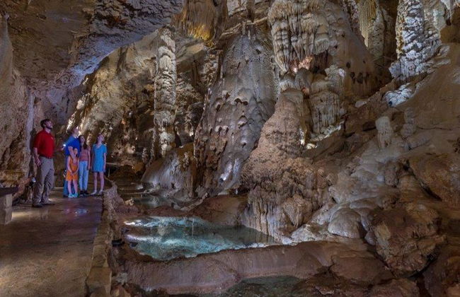 Natural Bridge Caverns Discovery Tour - Foto 1