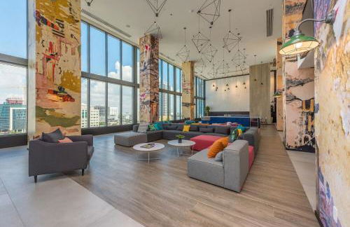 High Floor Unit Heart Of Miami with pool and gym - Foto 46