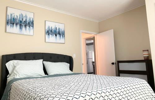 Newly renovated 4 bedroom apartment near downtown. - Foto 33