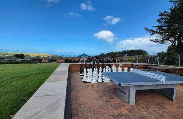 3-Bed Ocean View Lodge - Parking & Terrace - Photo 41