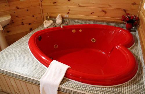 Romantic Yurt Getaway with a Private Hot Tub near Beckley, West Virginia - Foto 10