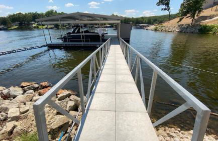 Accessible Lakeside Luxury at the 45mm w/ Private Dock, Sunset Views & More - Foto 55