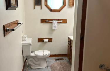 Deluxe Cabin #15 with Hot Tub on Patoka Lake in Southern Indiana - Foto 7