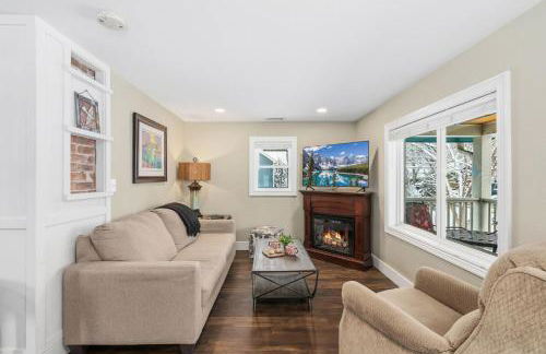 Cozy Mountain Retreat in Downtown With Hot Tub and Bikes - Foto 6