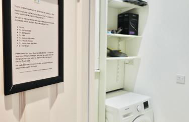 Spacious 3 bedroom Home w Parking in Farnborough - Foto 22