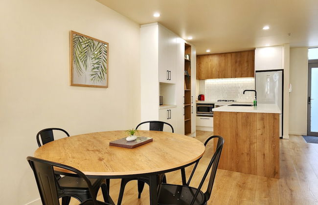 U Suites on Jessie - Photo 8