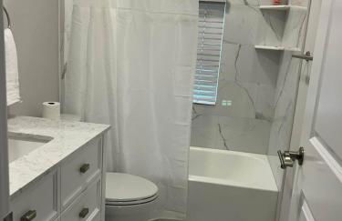 Hamptons Tiana Bay Oasis - Foto 14