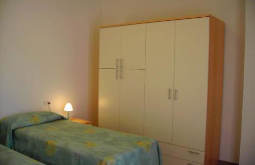 Lisa's lovely house - Photo 14