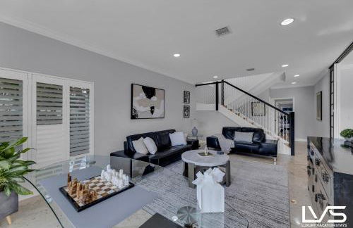 New Royal 80ft Waterfront Wlk2Beach HotPool Spa KitchenBBQ - Foto 51