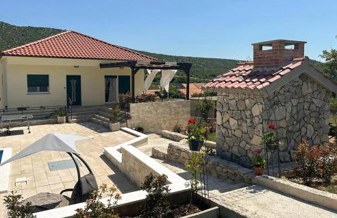 Gorgeous Home In Danilo With Wifi - Photo 14