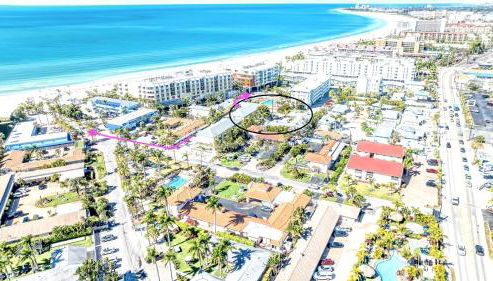 New! Remodeled, Pool-Side, 1-min to Beach Path! - Foto 4