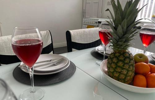 Cosy Cheerful 2 Bedrooms Near Piccadilly, Etihad Stadium Sleeps up to 5 - Foto 2