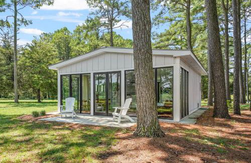 The Porter's Barn - fancy little waterfront home with deep-water boat dock and firepit - Foto 2