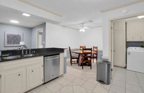 Spacious 4BR Family Home with Game Room - Foto 14