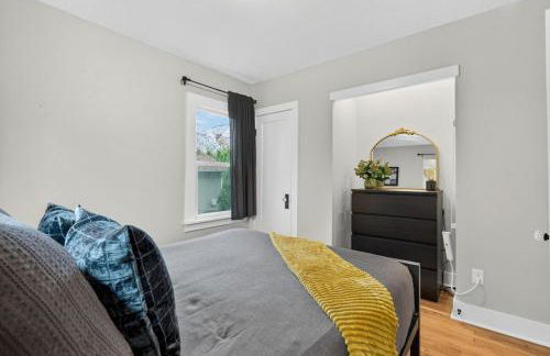 Warm and Inviting 3BR Craftsman with Big Kitchen - Foto 20