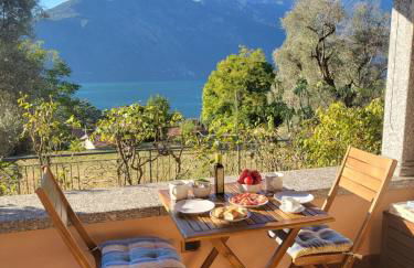 Casa Intignano - Camera con bagno e portico vista lago - Foto 8