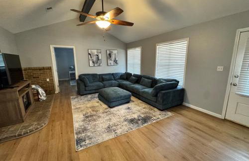 Cozy Family Getaway! - Photo 2