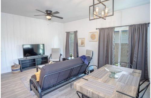 Spectacular 3 BR Plus 2 and a Half BA Apt Near Downtown - Foto 12