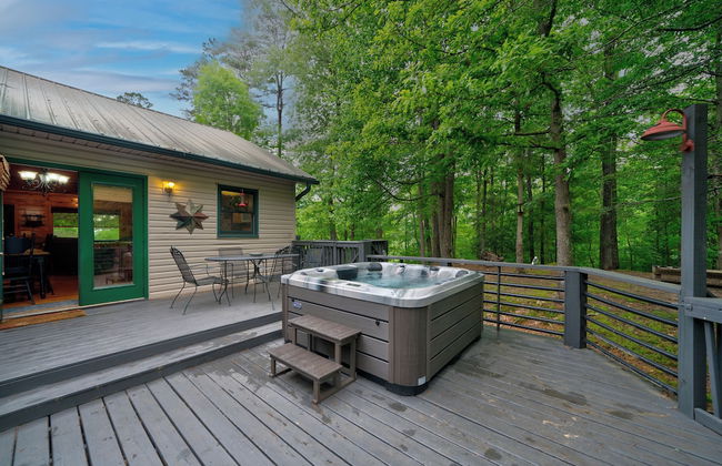 2 Bedroom Home in Ellijay! Private Hot Tub and Sunset Views - Foto 20