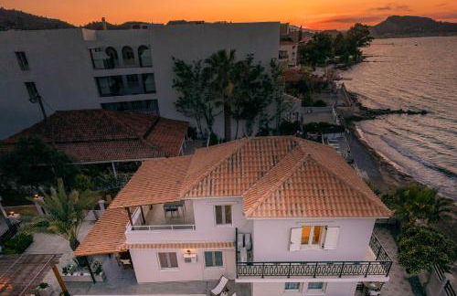 Villa Elizabeth - Seafront Classic Villa! - Foto 9