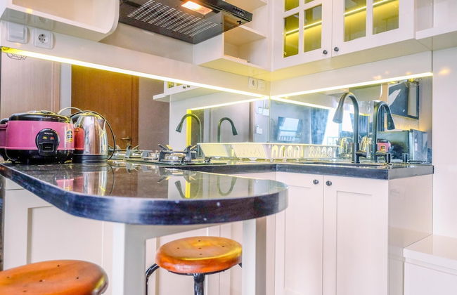 Modern Look 2BR at 28th Floor Podomoro Golf View Apartment - Photo 12