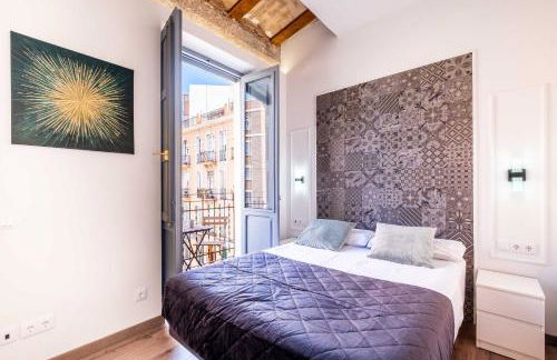 Beautifully Designed Studio with Lots of Natural Light - Photo 9