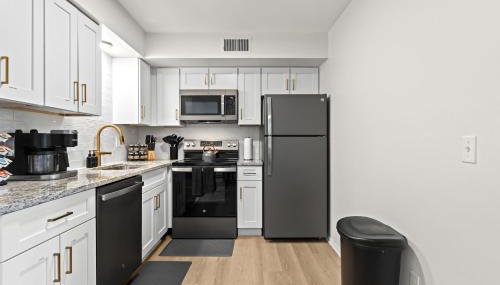 Stylish 1BR Upper Flat in Vibrant Royal Oak - Foto 3