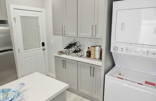 New Beach & Bay Retreat Full of Amenities! - Foto 20