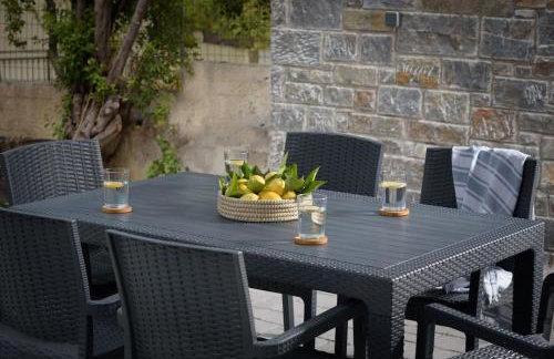 Onar Elegant Beachside Home - Foto 31