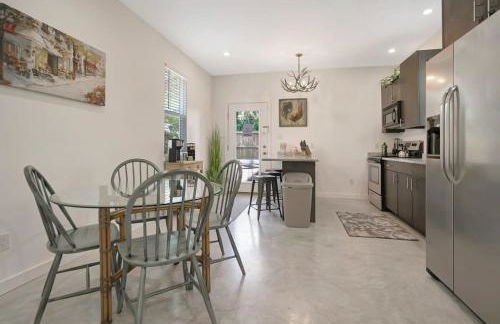 Downtown Home with Hot Tub, BBQ, Near Ice Plant! - Foto 10