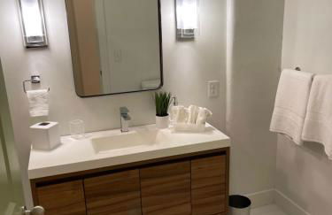 Lou-City Penthouse Suite! Savor Life with Hollyhock - Photo 15