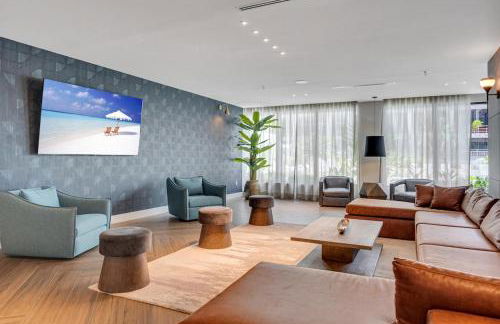 Brickell Border 3BR by Untitled Stay - Photo 34