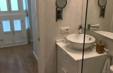 Diseño y confort junto a la catedral - Foto 39