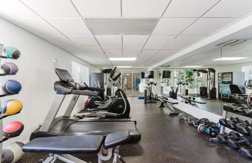 Boca Coastal Waterfront Stay - 2BR 2BA - Pool, Gym, Parking, Walk to Beach - Foto 9