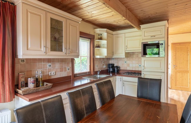 Wooden Holiday Home with Microwave near Brunssummerheide - Foto 7