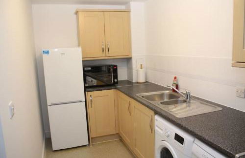 Spacious 2 Bed 2 Bath Apartment & Free Parking - LGW 10min drive - Foto 12