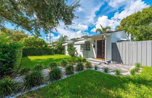 Renovated 2BR Home - Hot Tub, Gym & Beach Nearby - Foto 6