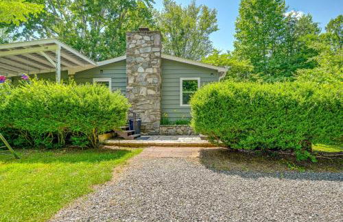 Private Hot Tub and Covered Deck Cozy Whittier Gem - Foto 3