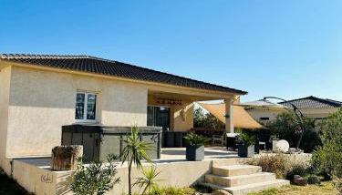 villa avec jacuzzi privé proche plage - Foto 4, Garden, Garden view