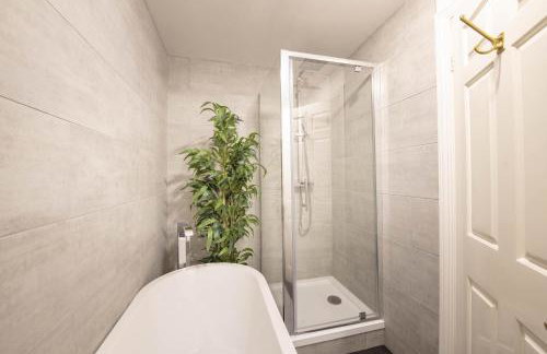 Number Three - Photo 20