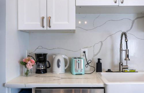 Charming 2BR Townhouse with Patio & Parking in DC - Foto 11