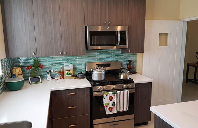 Je Suis Jamaica - 4 B R Beachfront Villa w Staff - Photo 43