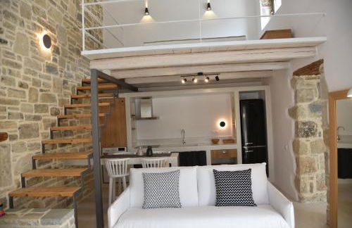 LAINI LUXURY SUITES - Photo 16