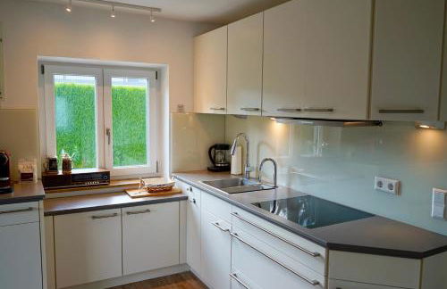 Ferienhaus Am Weitfeld - Ruheoase mit Garten & Bergblick nahe Salzburg - Foto 25