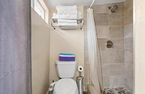 Oceanside Rocks Family Vacation Home - Photo 23