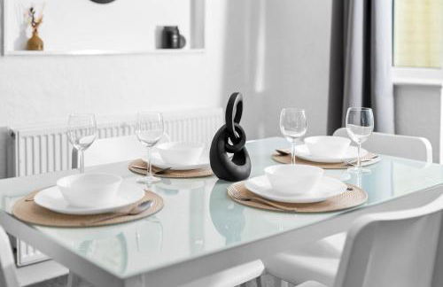 Stylish 3 Bedroom House - Parking - Garden - Great Barr - Netflix - Top Rated -121J - Foto 10