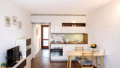 Sunny Seaside Apartment Kiel - Photo 3