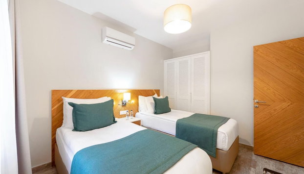 Dorman Suites Hotel - Photo 5, Room