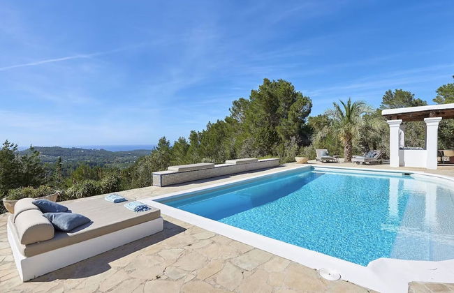 Hillside Villa With Sea-views - Photo 1