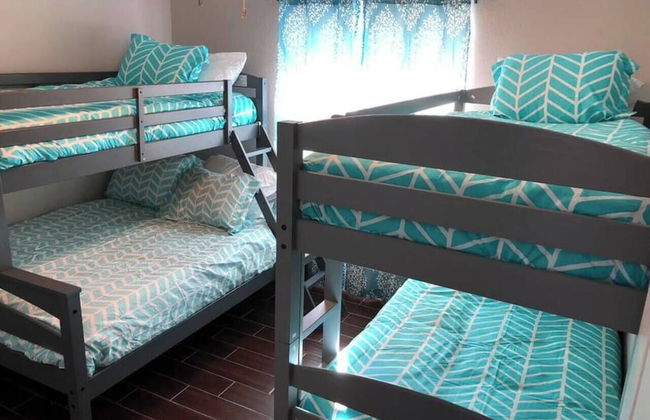 Parsley · New! Luxury, Near Disney & Universal. Sleep 9 - Photo 6